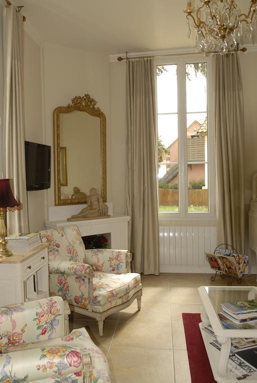 La Grande Maison Bed & Breakfast Bergerac Exterior photo